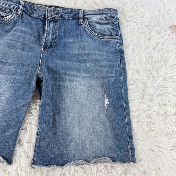 KUT From The Kloth Sophie Bermuda Distressed Denim Shorts Women's Size 16 Casual - Picture 3 of 12